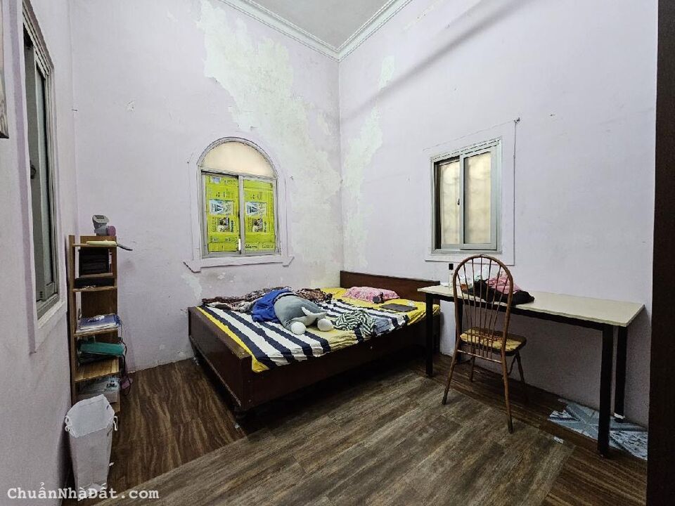 BÁN NHÀ NGAY NGÃ TƯ LÊ THANH NGHỊ BẠCH MAI. DT 87MX4T CÁCH PHỐ 15M NHÀ LÔ GÓC