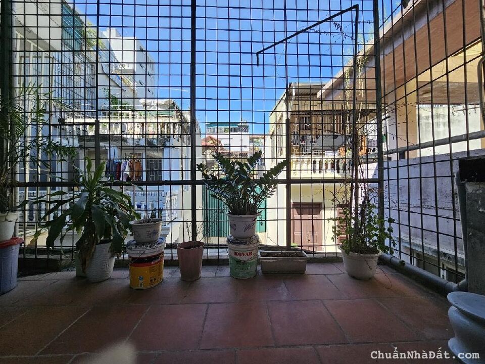 BÁN NHÀ NGAY NGÃ TƯ LÊ THANH NGHỊ BẠCH MAI. DT 87MX4T CÁCH PHỐ 15M NHÀ LÔ GÓC BÁN NHÀ NGAY NGÃ TƯ LÊ THANH NGHỊ BẠCH MAI. DT 87MX4T CÁCH PHỐ 15M NHÀ LÔ GÓC