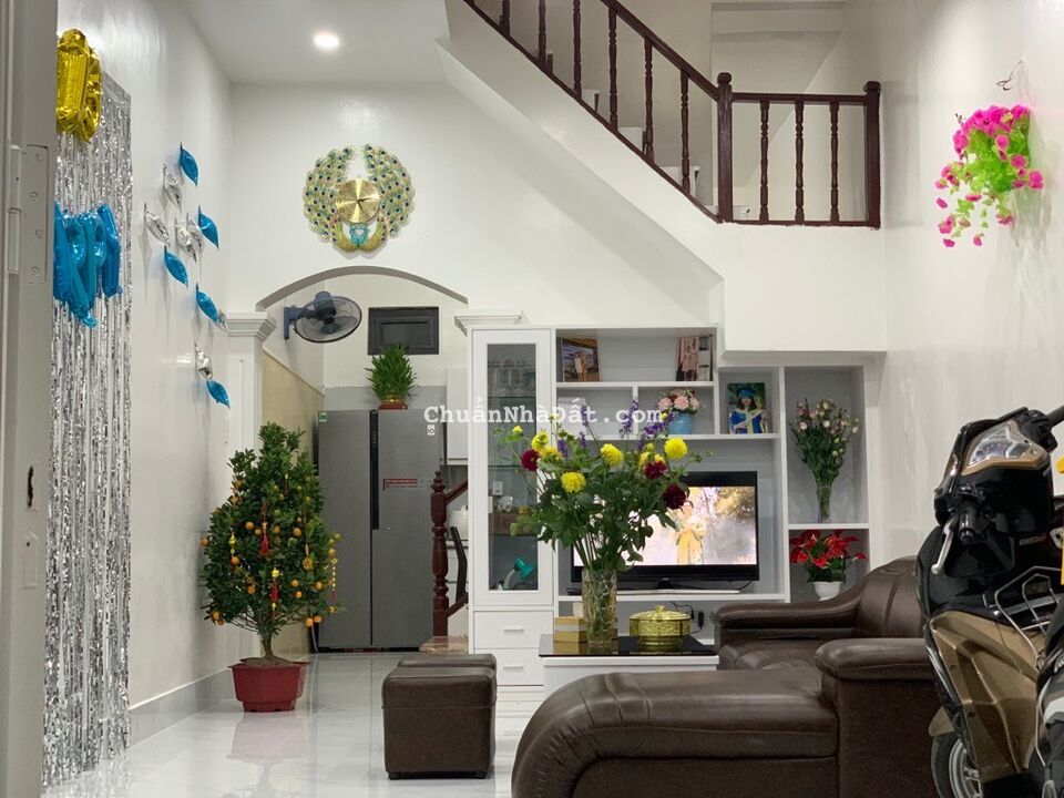 BÁN NHÀ MẶT NGÕ 204 LÊ THANH NGHỊ THÔNG 75 GIẢI PHÓNG DT 52/56M2X4T GIÁ 6,5 TỶ