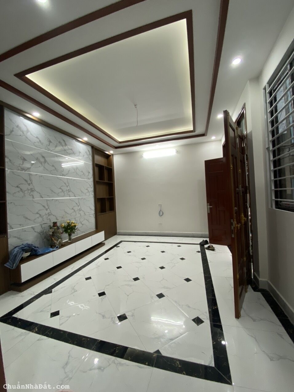 Bán nhà ngõ 120 Dương Văn Bé, Vĩnh Tuy HBT Hà Nội DT 35mx5T xây mới gần Times city