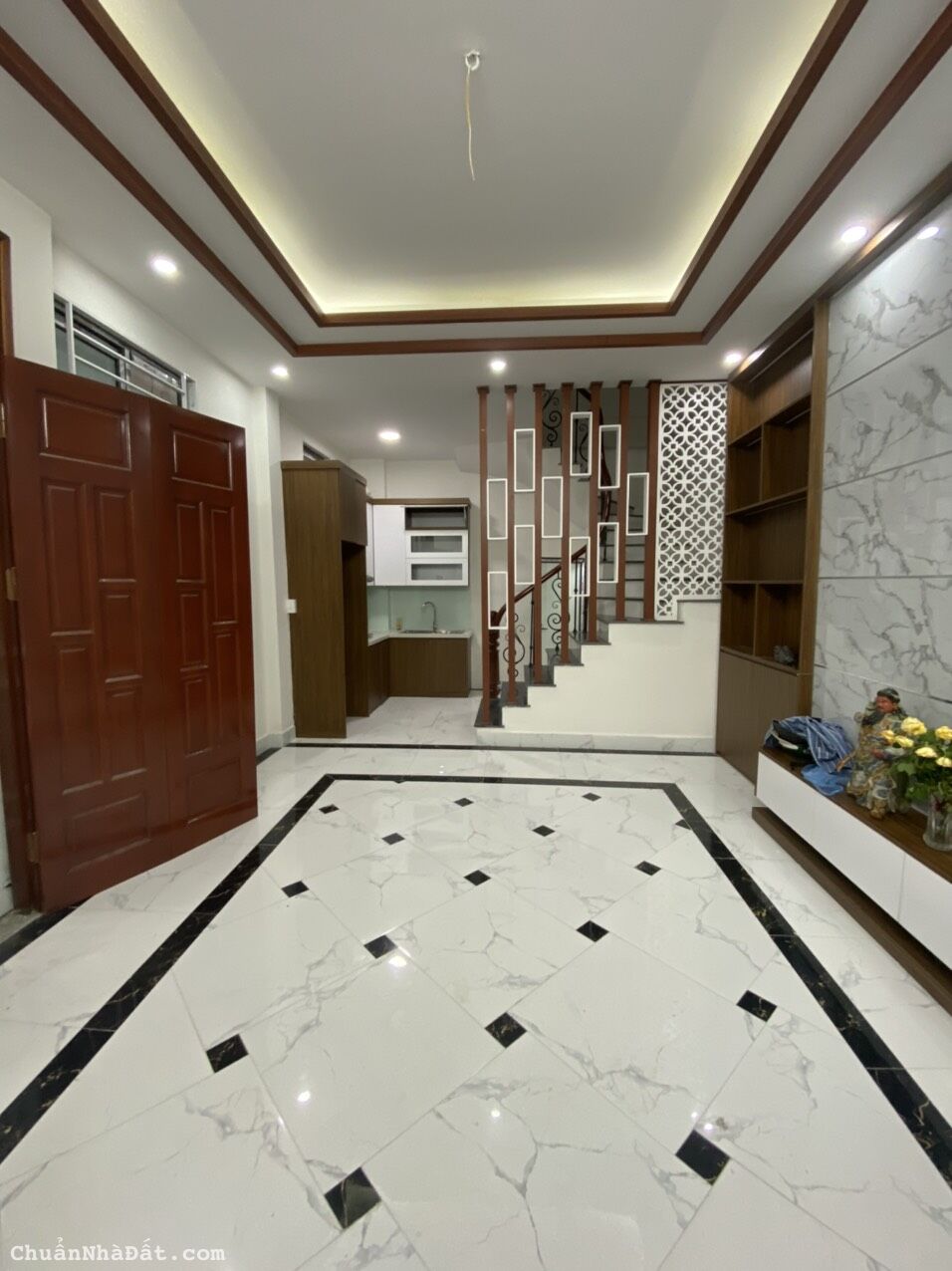 Bán nhà ngõ 120 Dương Văn Bé, Vĩnh Tuy HBT Hà Nội DT 35mx5T xây mới gần Times city