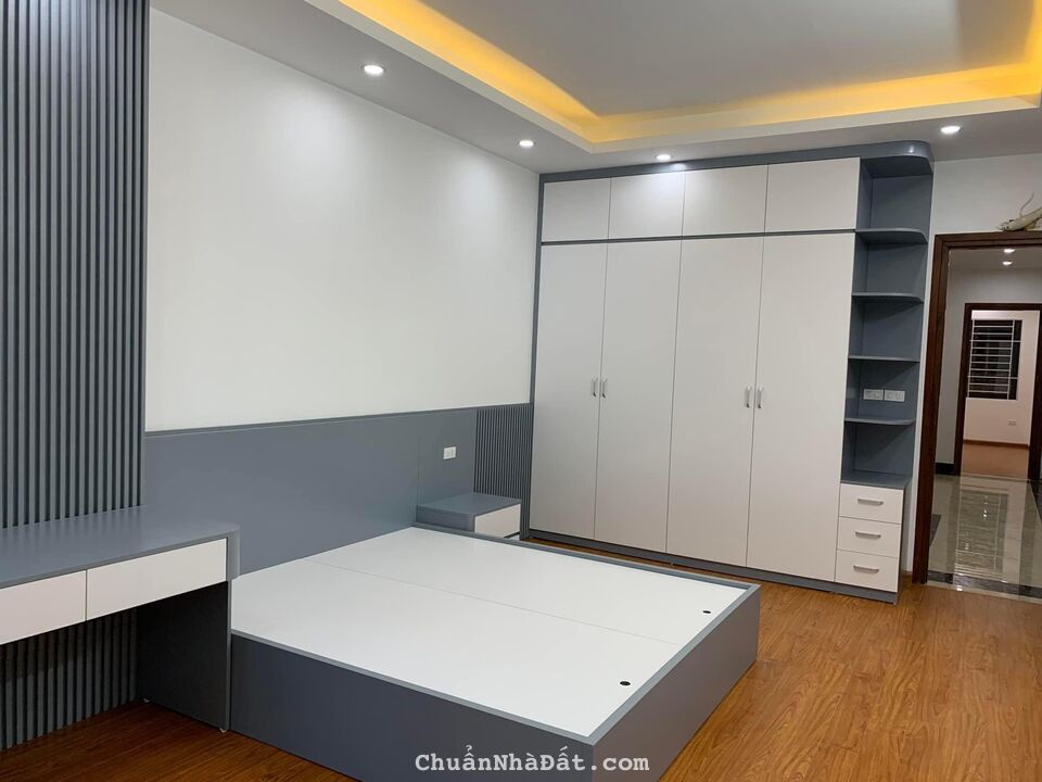 Bán nhà phân lô Kim Đồng Giáp Bát Hoàng Mai HN DT 80mx6T mới ô tô nhỏ vào giá 12,8 tỷ