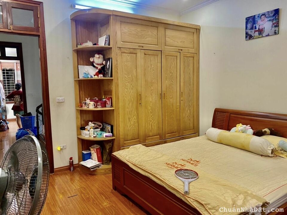 Thanh Nhàn-Hai Bà Trưng - gần trường học, ngõ thông. DT 38m giá 3 tỷ 850 triệu