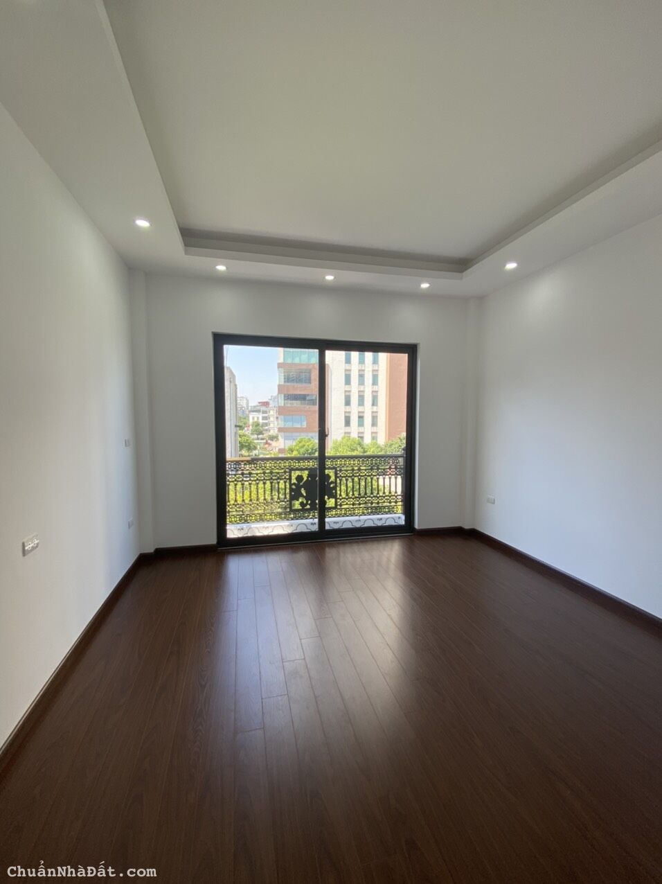 Bán nhà cách phố Tân Mai DT 58mx5T xây mới, kinh doanh có thang máy