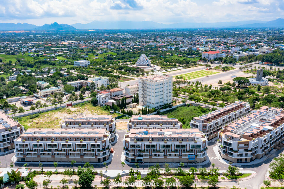 Nhà phố Hacom Mall trung tâm tp biển Phan Rang giá chỉ 3 tỷ đồng 