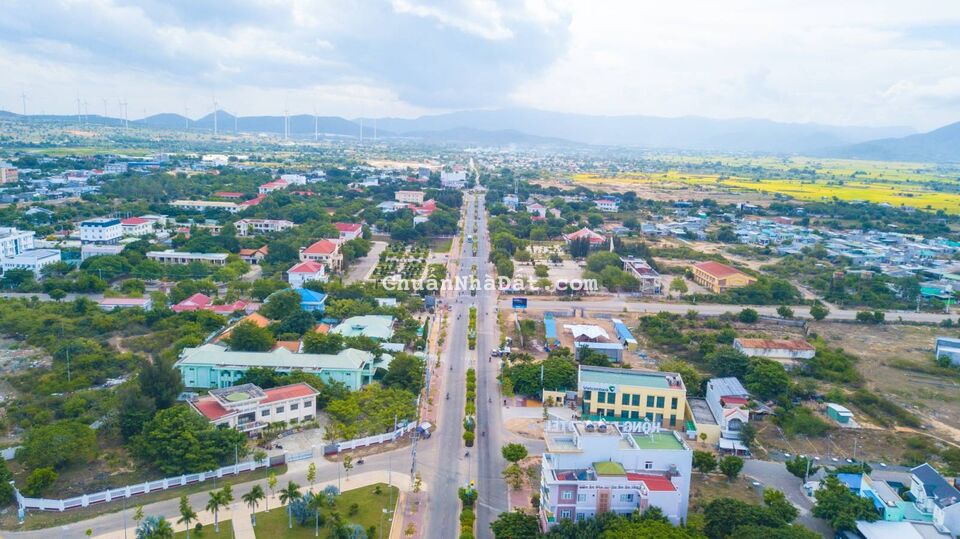 2 Lô đất biển tuy phong - bình thuận - liền kề kcn , cảng quốc tế vĩnh tân