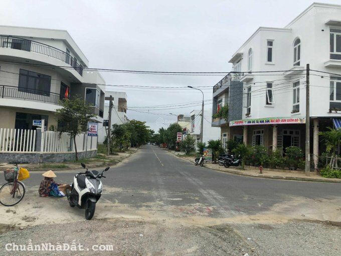 Chính chủ cần bán 2 lô liền kề đối lưng shophouse ,gần UBND thị xã Điện Bàn