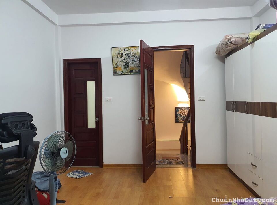 Bán nhà Phạm Văn Đồng, sổ đỏ chính chủ, 35m2 x 5 tầng, 3.4 tỷ