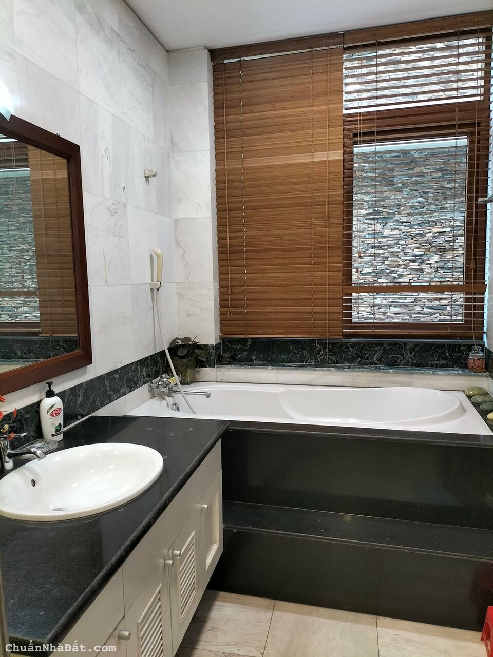 Bán biệt thự KĐT Văn Quán, Quận Hà Đông, View hồ cực đẹp