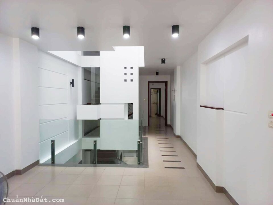 Bán nhà phố Định Công Thượng, 3 ô tô tránh, 88m2, giá chỉ hơn 10 tỷ