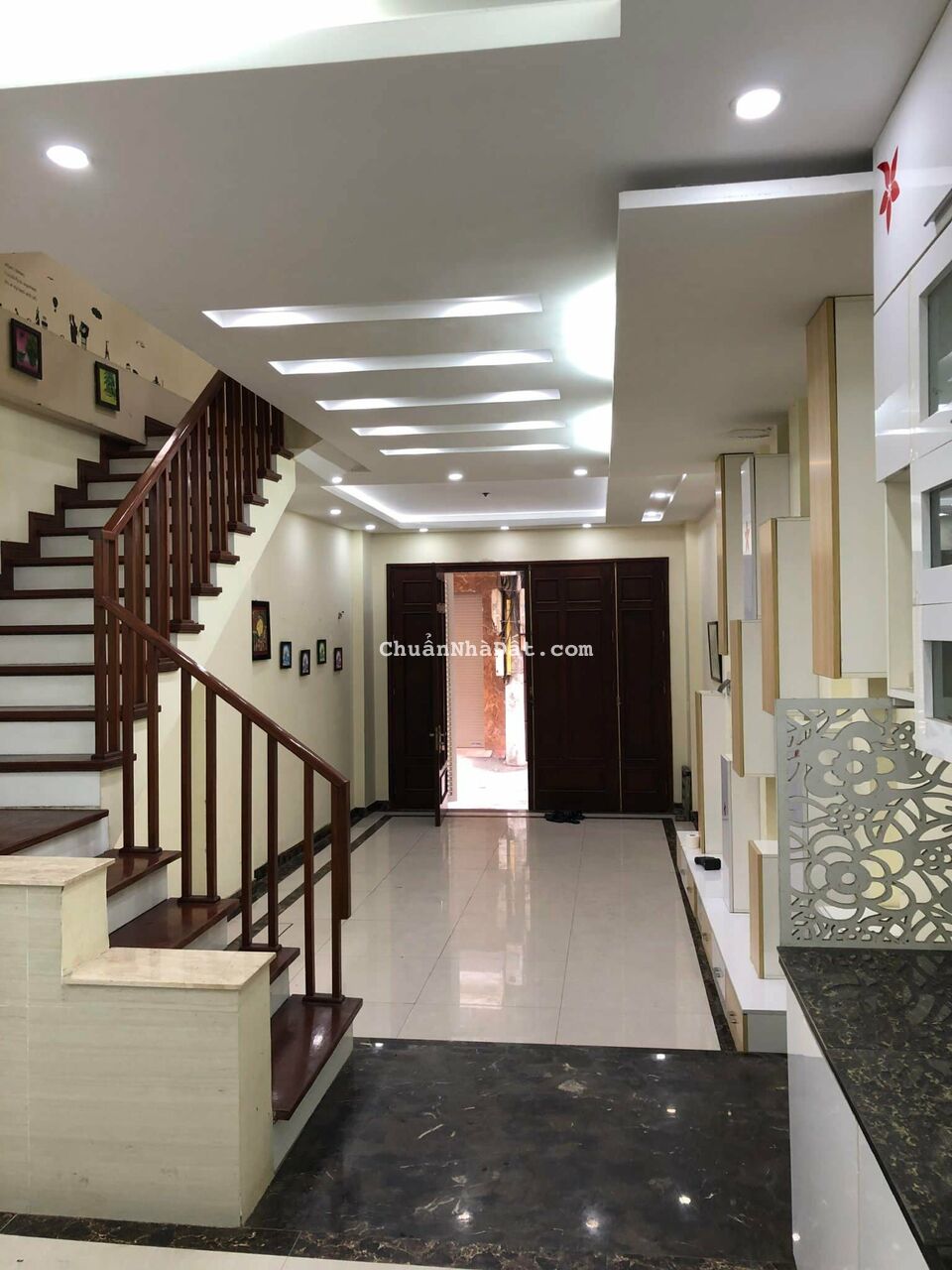 Bán nhà phố Lê Trọng Tấn, ô tô tránh, ngõ đẹp nhất phố, 65m2, giá chỉ 13 tỷ 500 triệu