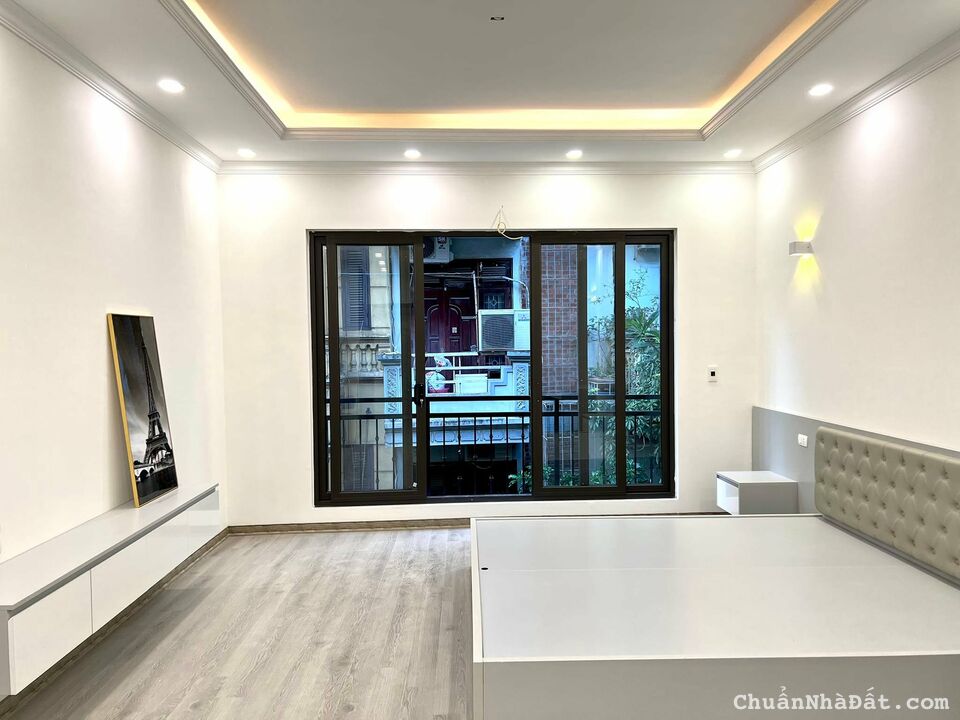 Bán nhà phố Kim Đồng, 7 tầng thang máy, 48m2, ô tô tránh