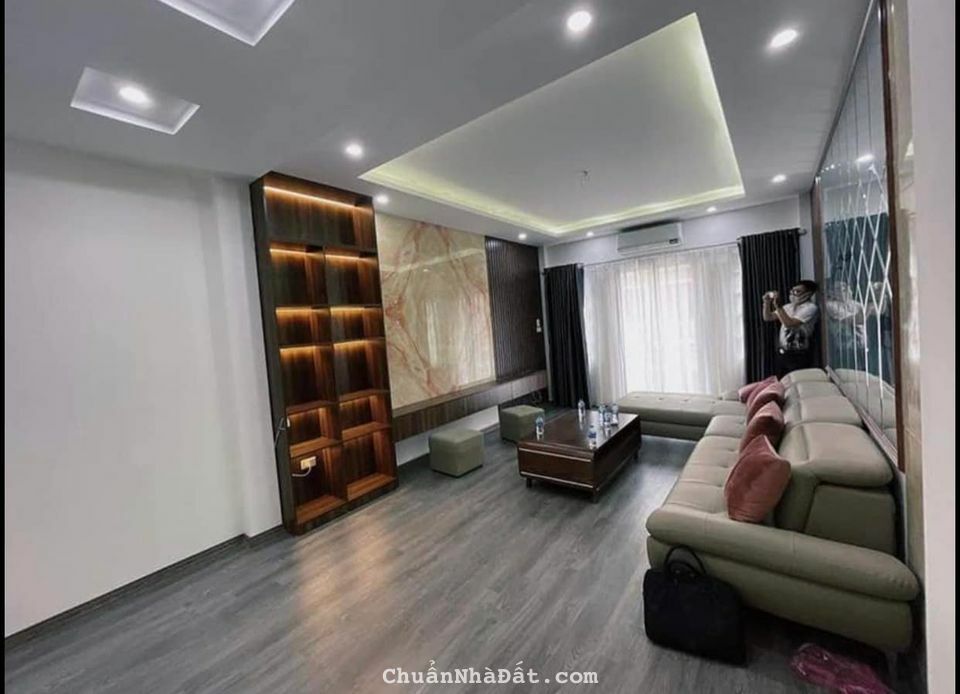 Chỉ với 6 tỷ sở hữu căn nhà siêu phâm Kim Mã đẹp lung linh, 55m2, MT 5m, vài bước ra phố