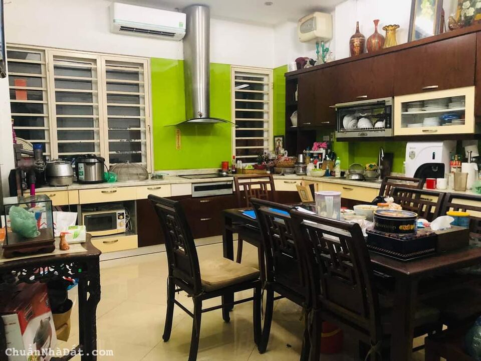 Bán nhà ngõ 100 Đội Cấn, 45m2, vừa ở vừa kinh doanh, ngõ ô tô tránh, chỉ 10 tỷ