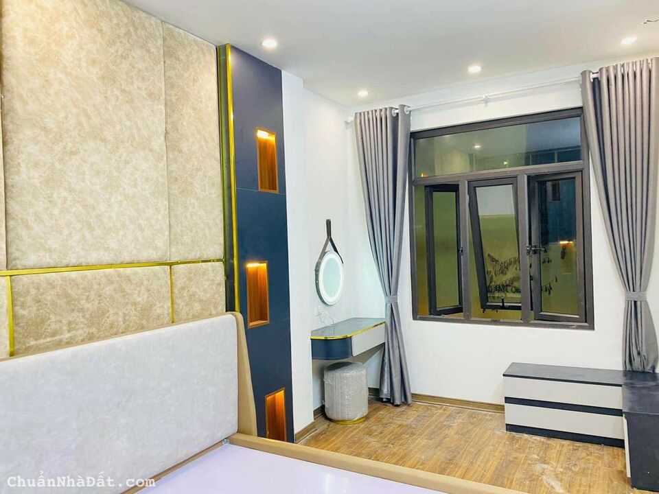 Nhà đẹp 5 tỷ hơn Văn Quán 45m2 x 5 tầng phân lô vỉa hè kinh doanh ô tô vào nhà 