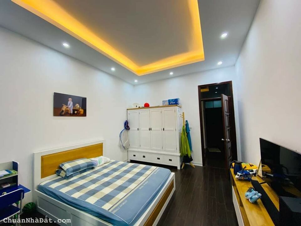 Gấp bán 70m2 x 4 tầng 2thoáng sáng vỉa hè ở luôn Ngô Quyền 6 tỷ hơn   