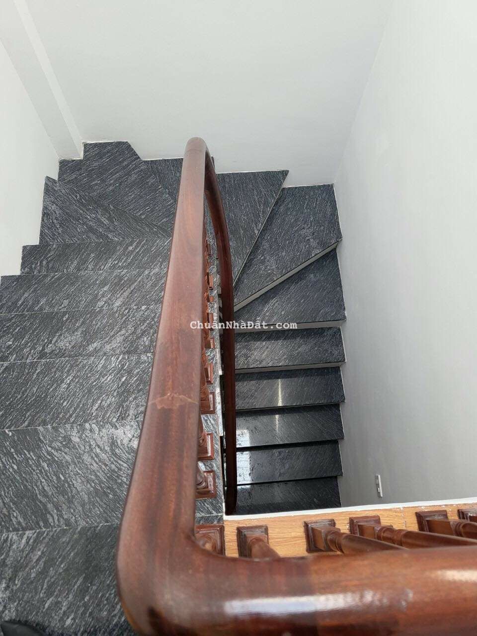 Bán gấp nhà đẹp 4 tầng ngay Đại học Kiến Trúc. Hà Đông 2 thoáng 15m ra ôtô đỗ Chỉ 2,75 tỷ