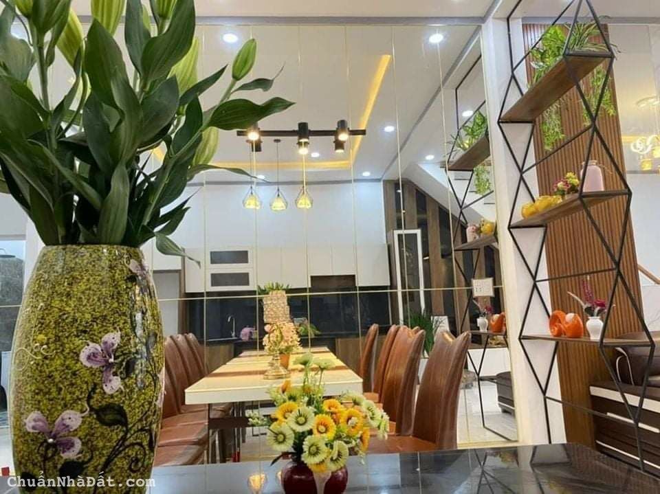 Bán nhà phân lô ôtô đỗ cửa 2 mặt tiền 5 tầng 45m2 Nguyễn Văn Lộc nhỉnh 5 tỷ