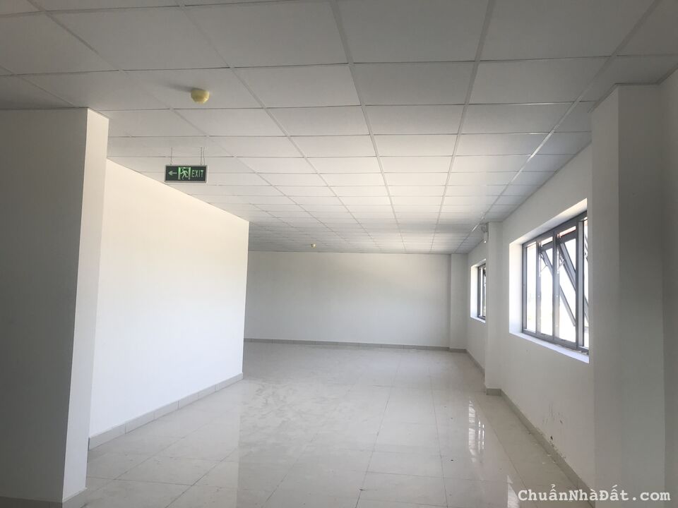 Bán đất có xưởng 14.500m2 khu CN Yên Phong, xưởng mới, giá tốt.