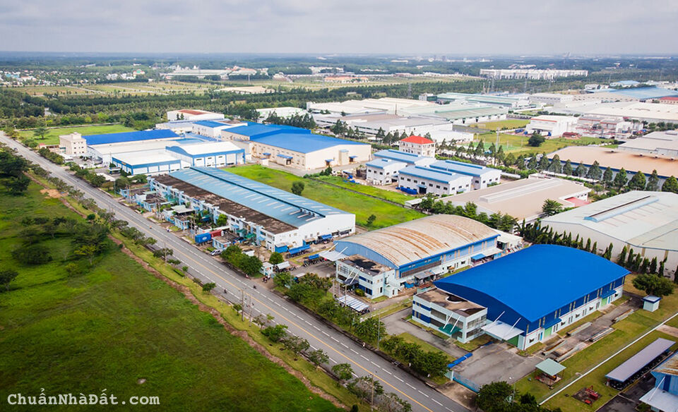 BÁN LÔ GỐC 2.699M2 2 MẶT TIỀN NHỰA, 470TR/SHR NGAY CỤM KCN LỚN. ĐÔNG DÂN CƯ CÓ TRƯỜNG CHỢ