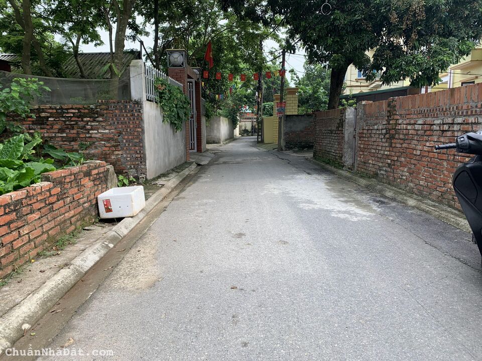 Hiếm- Bán đất Gia Lâm- đường oto tránh vào nhà- gia đầu tư