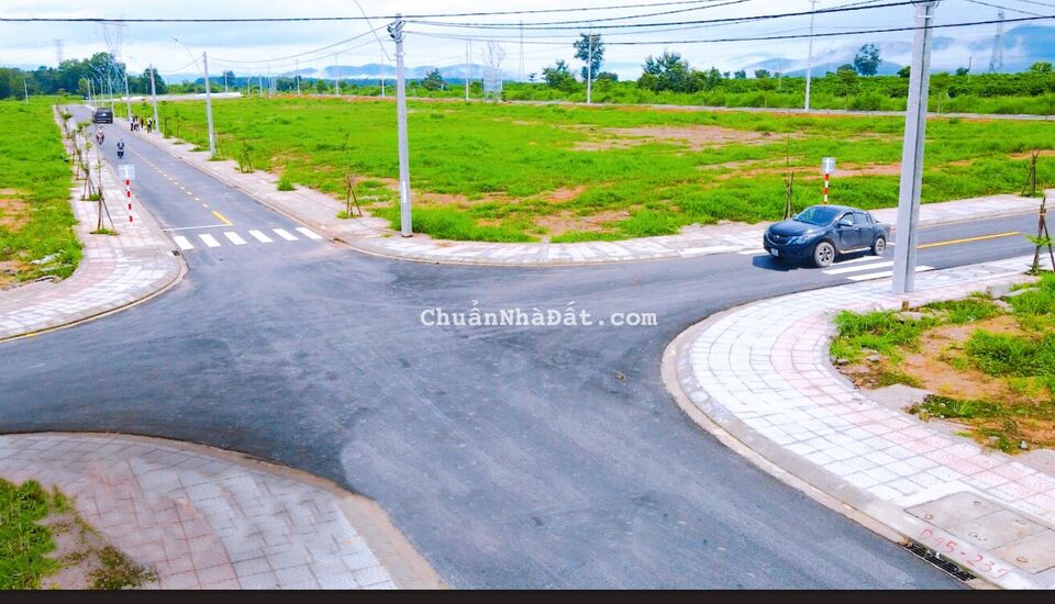 KĐT Megacity Kontum mặt tiền Hùng Vương, giá từ 500 triệu/170m², sổ đỏ, full 100% thổ cư. KĐT Megacity Kontum mặt tiền Hùng Vương, giá từ 500 triệu/170m², sổ đỏ, full 100% thổ cư.