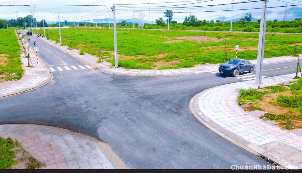 KĐT Megacity Kontum mặt tiền Hùng Vương, giá từ 500 triệu/170m², sổ đỏ, full 100% thổ cư. KĐT Megacity Kontum mặt tiền Hùng Vương, giá từ 500 triệu/170m², sổ đỏ, full 100% thổ cư.