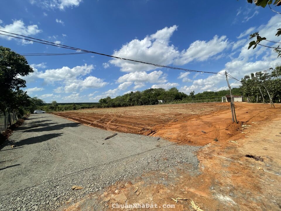 Đất khu công nghiệp LEDANA cách xã lộc thanhj700 mét đất bán nhé anh chị 