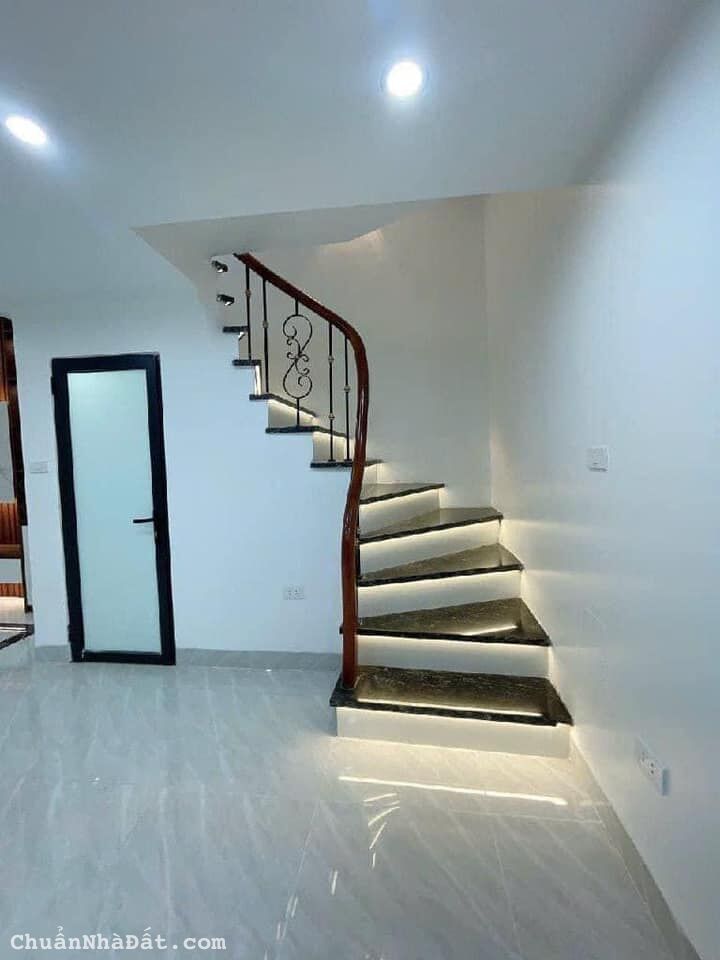 BÁN NHÀ CỰC HIẾM CƯƠNG NGÔ - TỨ HIỆP 36/50m, 5 tầng, mặt tiền 3.3m Giá 4.02 tỷ