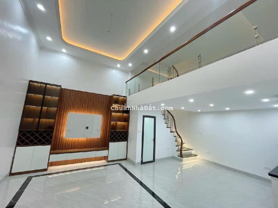 BÁN NHÀ CỰC HIẾM CƯƠNG NGÔ - TỨ HIỆP 36/50m, 5 tầng, mặt tiền 3.3m Giá 4.02 tỷ