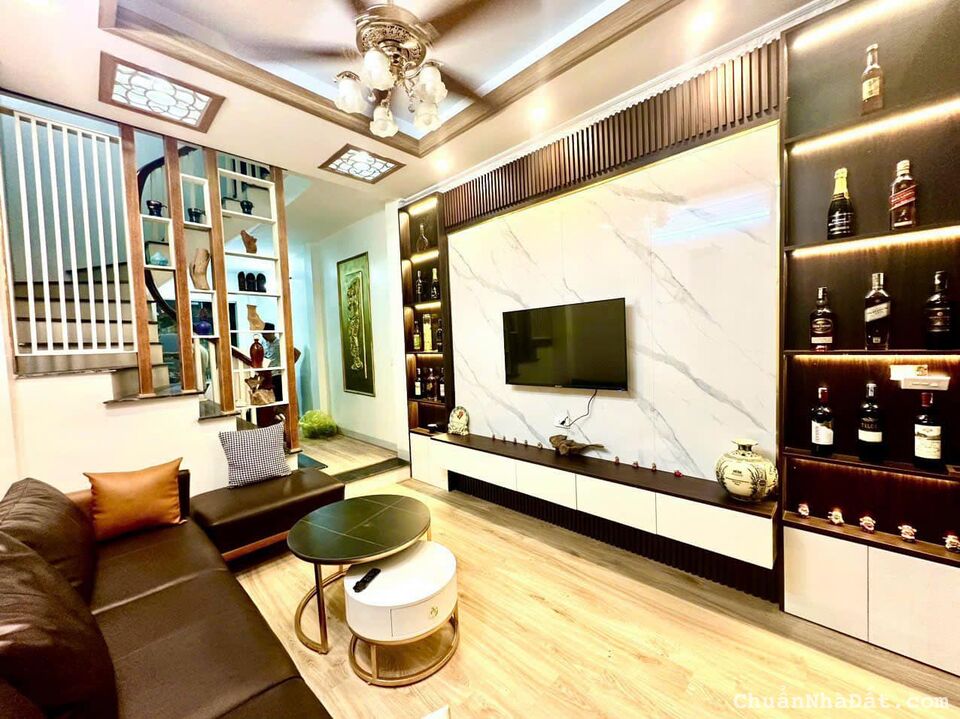 Bán nhà Tam Trinh 5 tầng 6 Phòng ngủ, nội thất đẹp. 