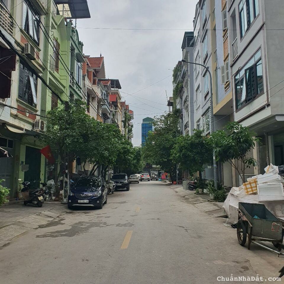 TRẦN ĐĂNG NINH – VĂN PHÚ - PHÂN LÔ VỈA HÈ - GARA Ô TÔ - KINH DOANH SẦM UẤT - HIẾM CÓ KHÓ TÌM - NHÀ 