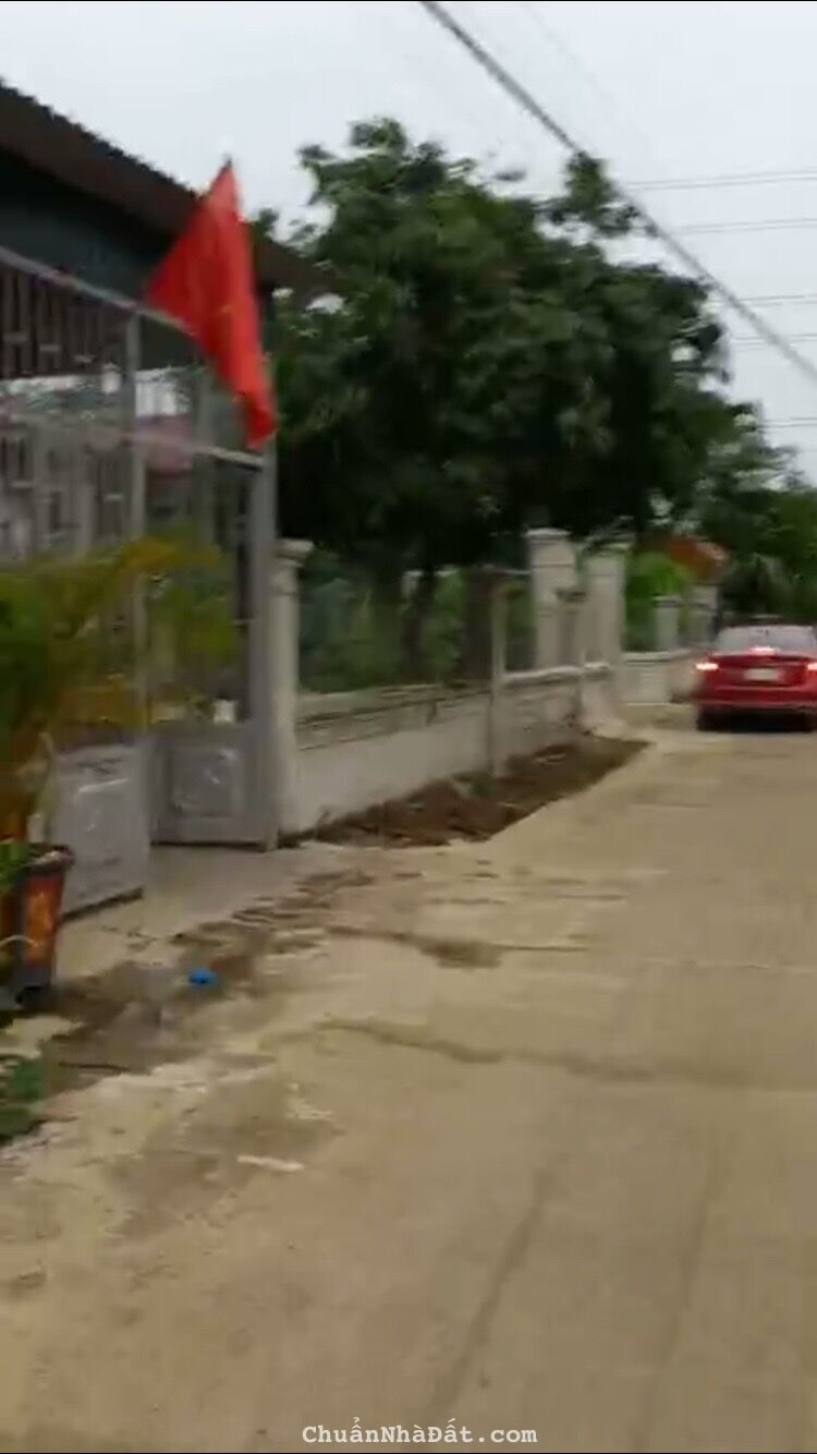 Duy nhất 1 lô gần 90m full thổ cư,ô tô vào đất,chỉ 245 triệu, gần FLC Yên Thủy,cách QL 12B chì 50m