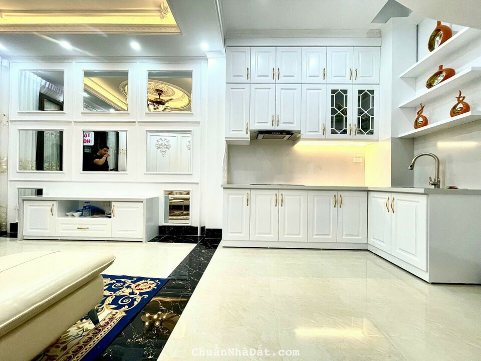 Tìm chủ mới cho nhà 5T khu vực Đống Đa, ngõ thông. Hàng hiếm. Kinh doanh hay ở đều tốt