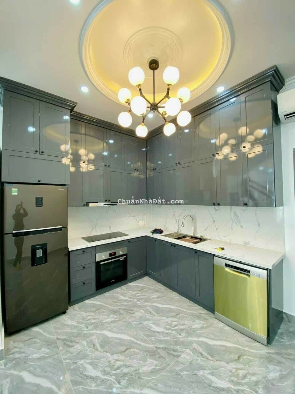 ĐẬP HỘP NHÀ HÀ NỘI 40M2 SANG - XỊN - MỊN CHO CÁC BÁC, HƠN 2TỶ, NGÂN HÀNG CHO VAY 60%