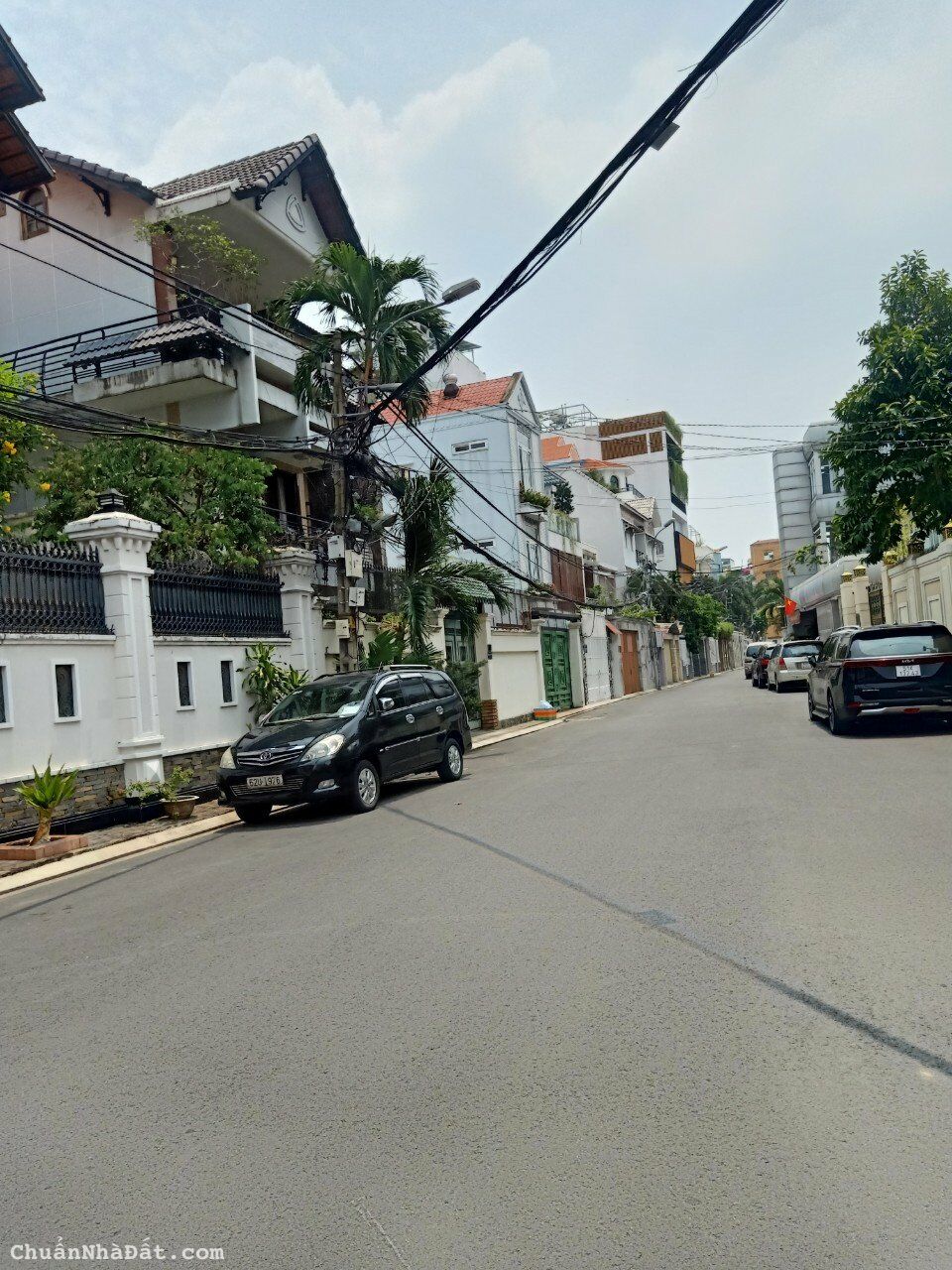 Chính chủ bán gấp căn nhà biệt thự khu Cư Xá Tự Do F.7 Q.TB.DT 6x20, trệt+lửng+3 lầu