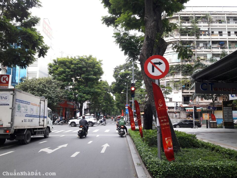 Bán Mặt tiền khan hiếm bật nhất phường 6 quận 3 không có sản phẩm so sánh. Bán Mặt tiền khan hiếm bật nhất phường 6 quận 3 không có sản phẩm so sánh.