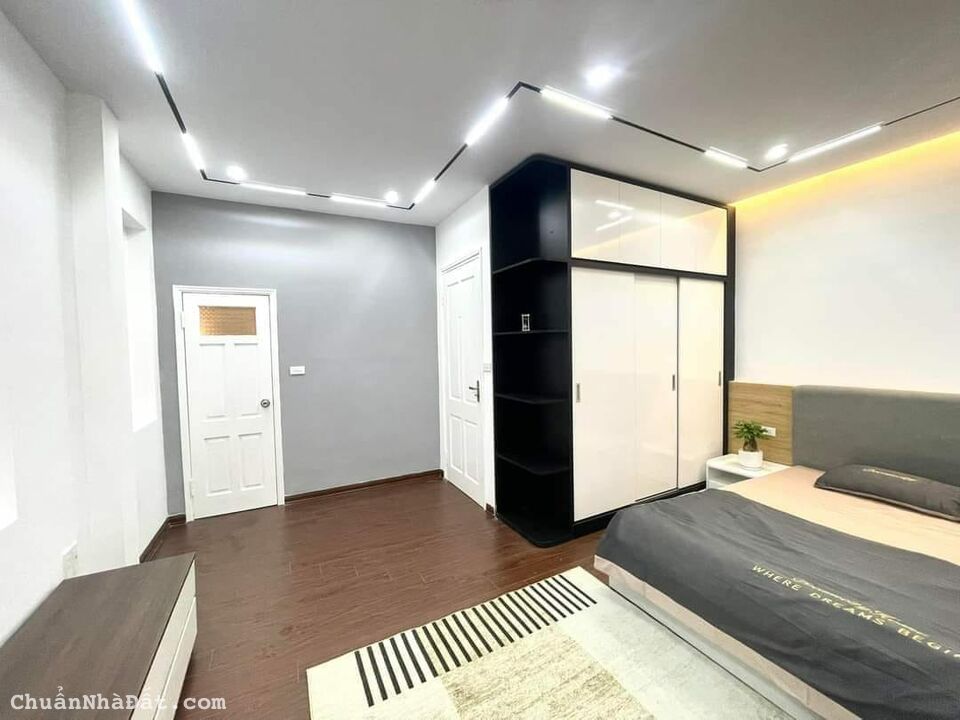 CHỈ HƠN 5 TỶ 1 XÍU- NHÀ HIỆN ĐẠI- Ô TÔ 5 CHỖ ĐỖ CỬA