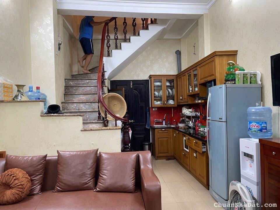 1 NHÀ RA PHỐ, MẶT NGÕ THÔNG Ô TÔ sang Hàng Mã – Nhà 5 tầng ĐẸP 35m MT4m chỉ 15 tỷ - SỔ VUÔNG