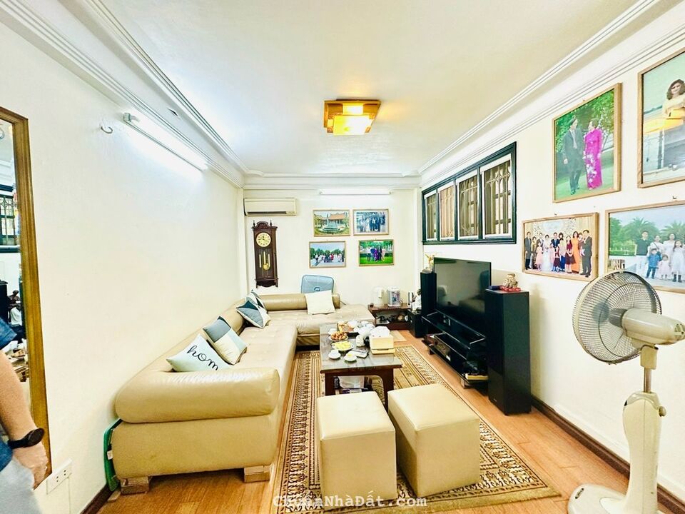 Bà Triệu gần Bờ Hồ - 6 tầng 30m chỉ 12 tỷ - NGÕ NÔNG RỘNG, NHÀ THOÁNG, CÓ THỂ KINH DOANH