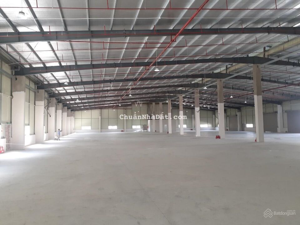 Bán gấp 11.000m2 đất và 8.000m2 nhà xưởng KCN Sài Đồng, vị trí đẹp, giá rẻ.