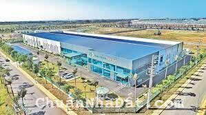 Bán 35.000m2 đất và nhà xưởng 15.000m2 tại KCN Quế Võ, đường 28m, điện 1000KVA, tất cả mới 100%. gi