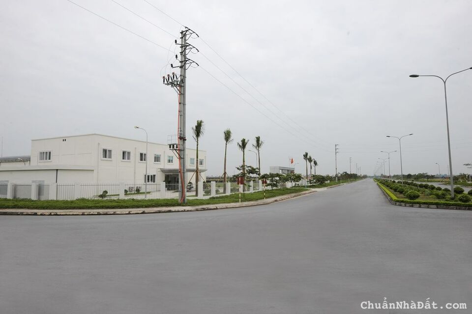 Bán 8.000m2 đất KCN Châu Sơn, nhà xưởng 1.000m2, mặt trục đường chính, giá 1.8tr/m2.