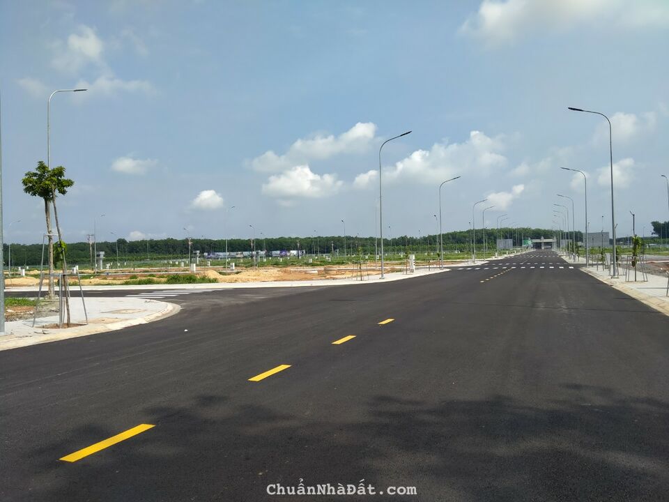 Bán lô góc 1,5ha đường 32m, KCN Đồng Văn, miễn thuế đất 11 năm, 99 usd/m2.