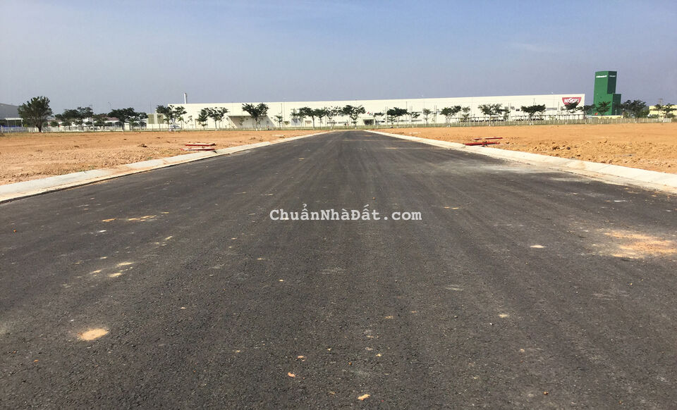 Bán lô góc 1,5ha đường 32m, KCN Đồng Văn, miễn thuế đất 11 năm, 99 usd/m2.