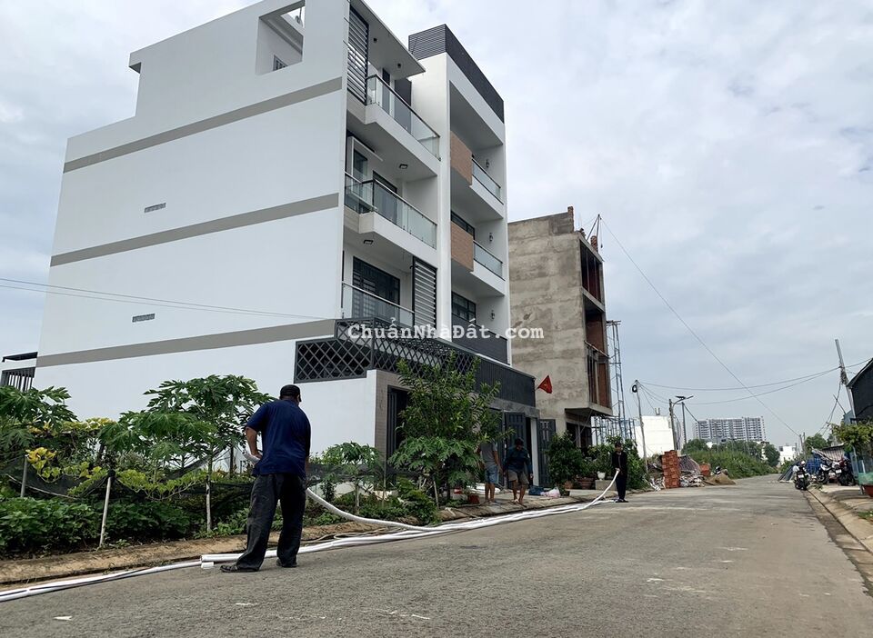 Bán đất MT Phạm Hữu Lầu Q7,70m2,SHR,Full thổ cư, cạnh Lotte Mart,2.5 Tỷ