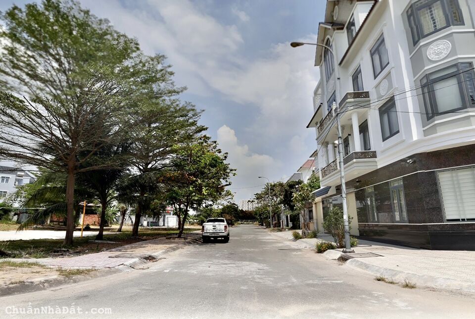 Chính chủ cần bán gấp đất MT Tân Quy Q7,85m2,SHR,Full thổ cư,cạnh Lotte Mart,2.7 tỷ