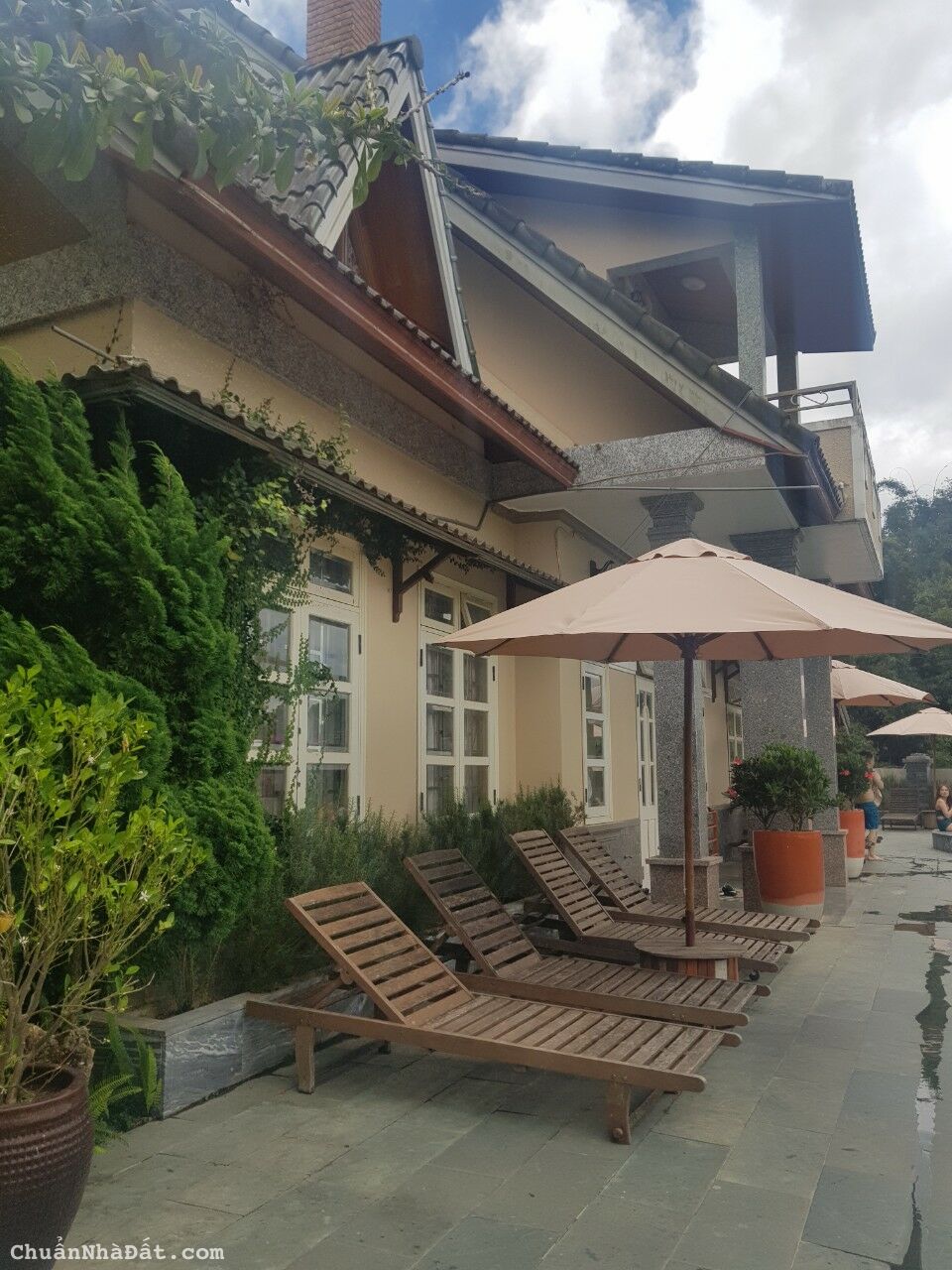 Bán khu nhà hàng khách sạn diện tích hơn 1hecta tại gần trung tâm tp Đà Lạt 