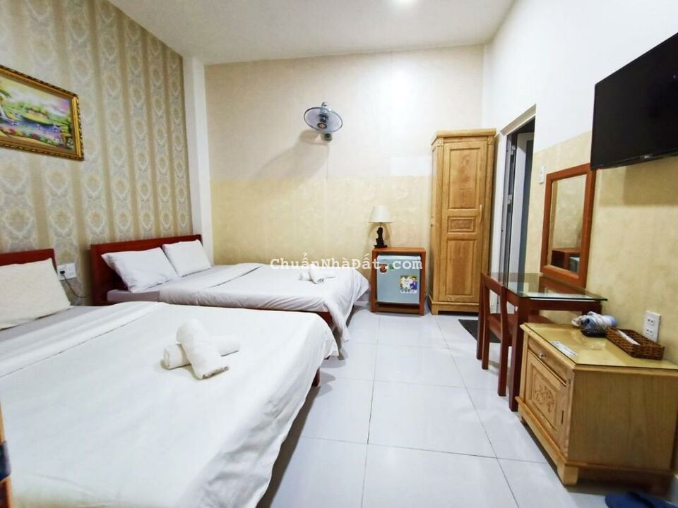 Bán khách sạn trung tâm tp Đà Lạt