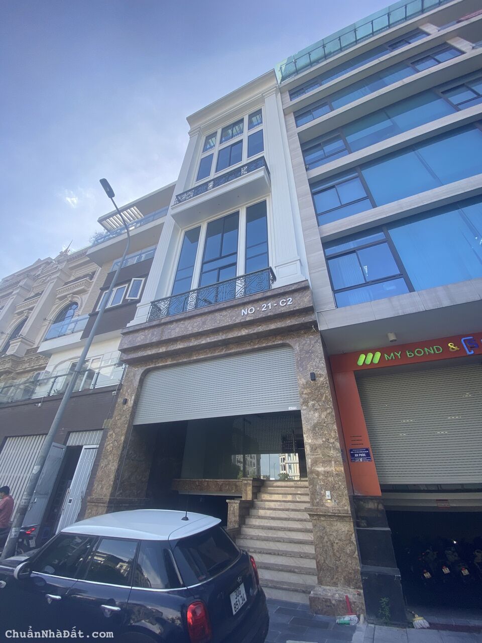 Cho thuê nhà Nguyễn Chánh, Nam Trung Yên, Cầu Giấy. 100m2 7T, 1H, MT 6.5m nhà mới, đẹp thang máy